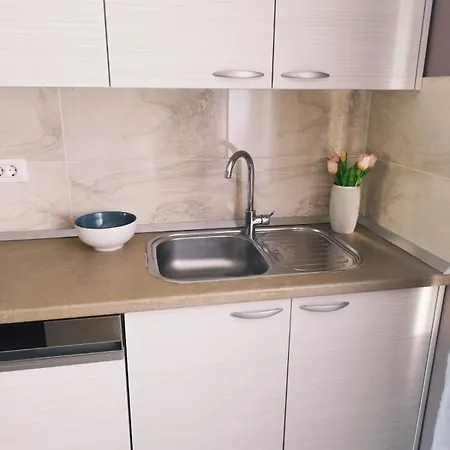 Carlo Apartment *
