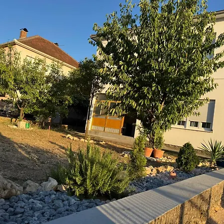 Carlo Διαμέρισμα *