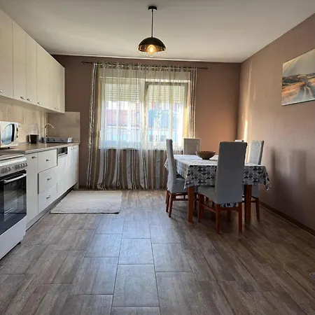 Carlo Διαμέρισμα *